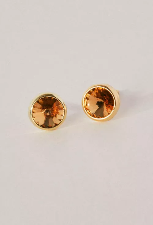 Pendientes plata con cristal color marrón 273_A3331-06DT fondo gris