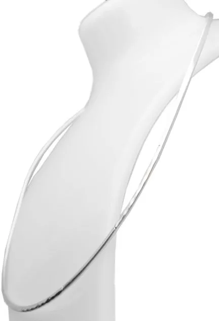 gargantilla plata rigida foto en peto para web