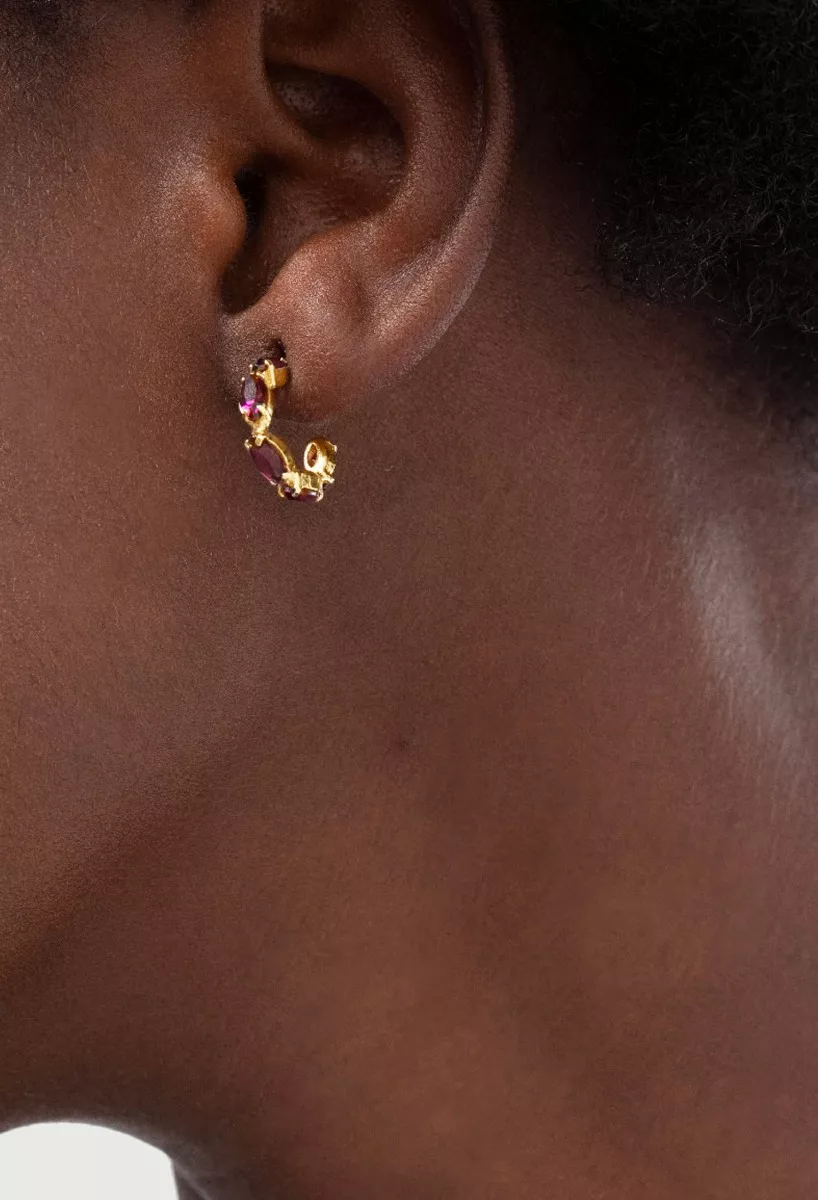 Pendientes plata chapada piedras con piedras color rubí 273_A4136-11DT puestos