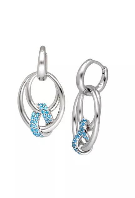 pendientes largos de plata con piedras azul claro foto de frente y de lado