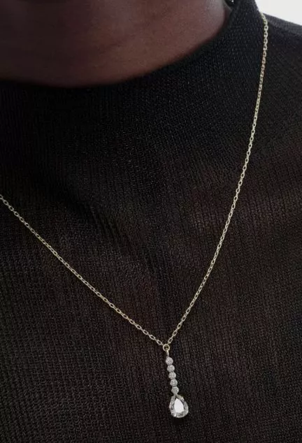 Gargantilla de plata chapada con 6 circonitas 273_A4360-07DG puesta