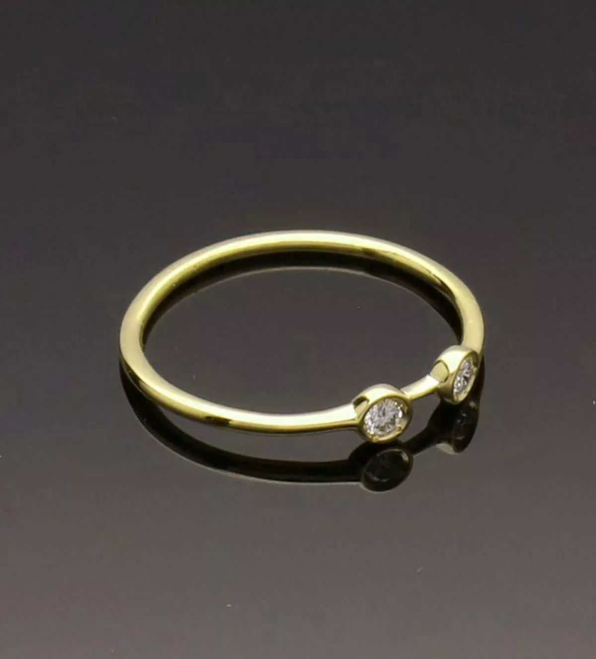 anillo de oro amarillo besos dorados toma sin retoque