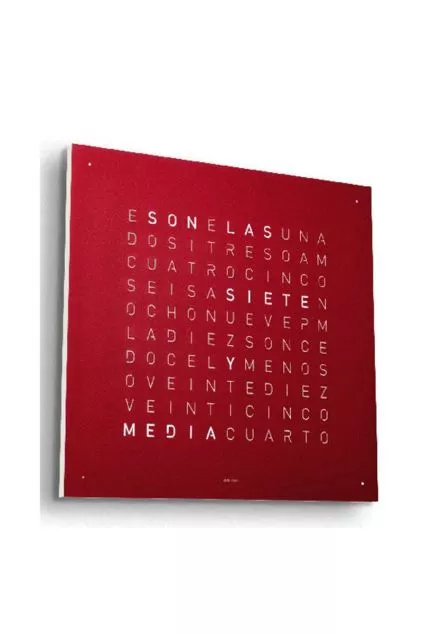Qlocktwo Red Velvet reloj de pared letras de 45x45 Cms