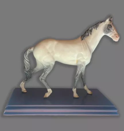 figura porcelana marca nuevo buen retiro caballo tordo