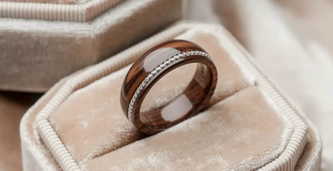 anillo de madera copia