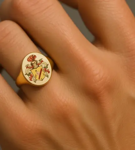 anillo-de-oro-sello-escudo-heraldico-020_SEHE-SAEZ modelo mano