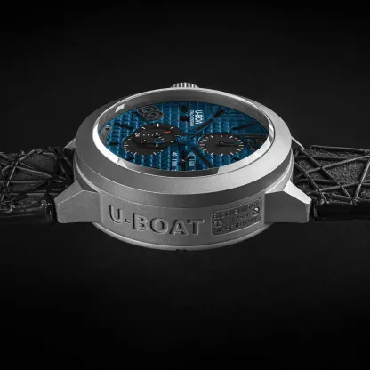 Reloj U-Boat Classico 45mm titanio tungsteno esfera azul 3003 detalle