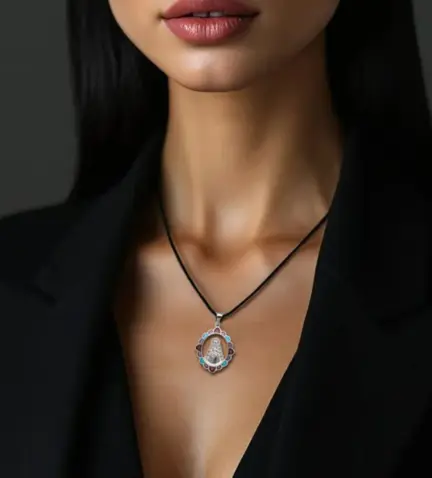 medalla-de-plata-virgen-del-rocio-226_SE55_M modelo mujer