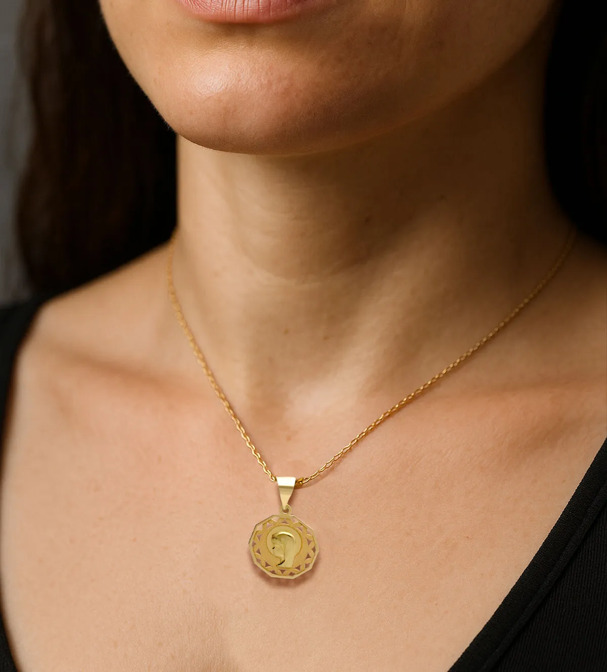 036_BB_25M11 medalla de oro virgen nina modelo femina
