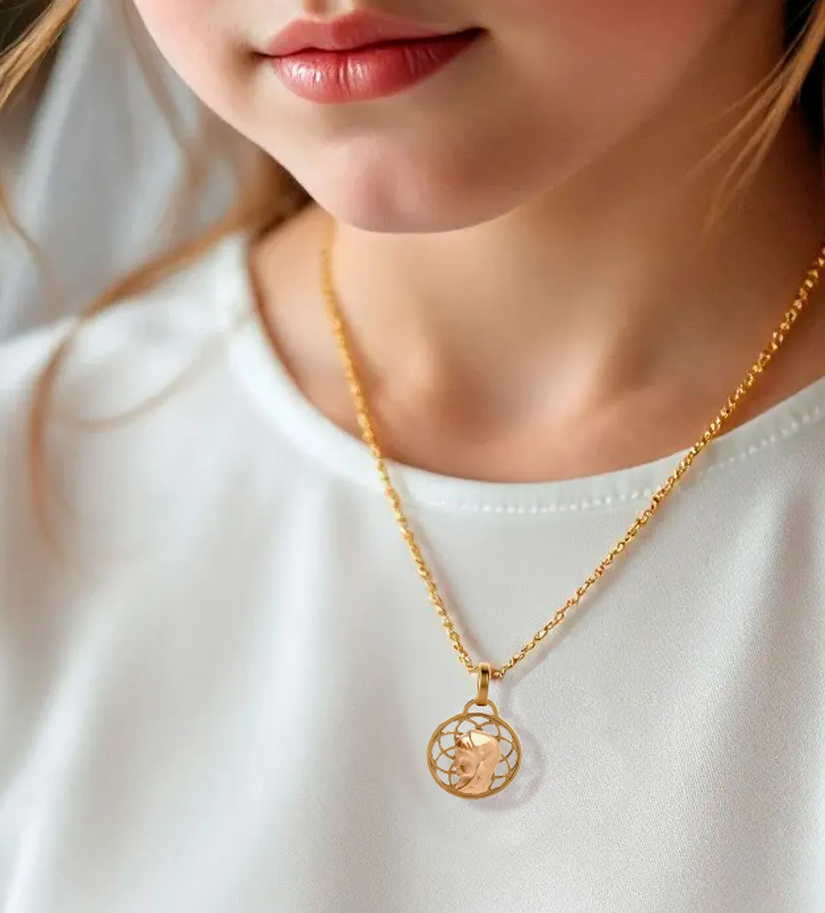 medalla-de-oro-virgen-nina-036_BB_25M22 modelo