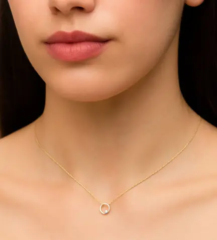 gargantilla-de-oro-con-brillante-057_1-44-080451-2062 modelo mujer