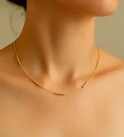 gargantilla-de-oro-243_401-01319-G vista modelo 2