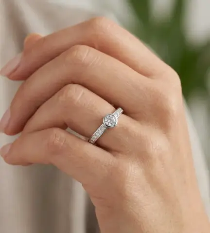 anillo de compromiso oro blanco 18k y diamantes 028 1011