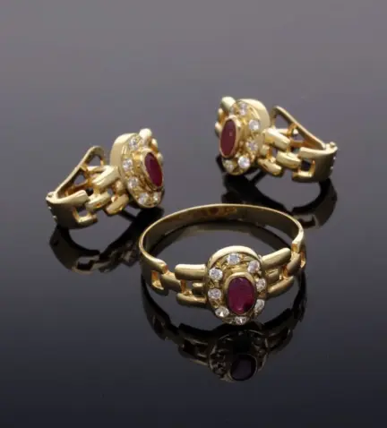 juego sortija y pendientes de oro con rubies finos 038_LO-031-24MY02_05